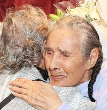 Gêmeas de 90 anos se reencontram após 81 anos separadas graças a teste de DNA