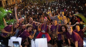 Carnaval Retrô reúne milhares de foliões no Centro Histórico de Garibaldi
