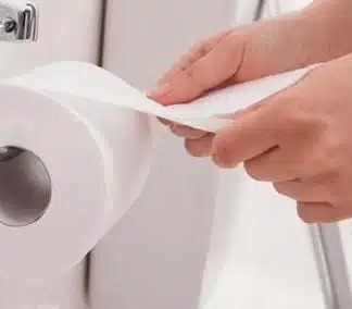 Número de idas ao banheiro pode indicar risco para Alzheimer, revela novo estudo