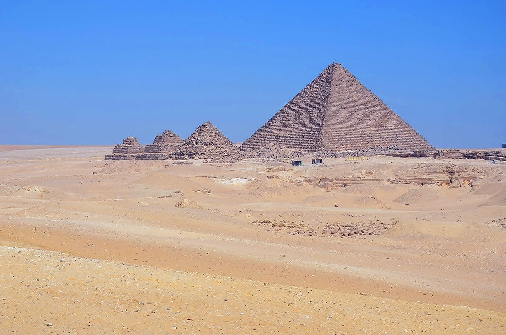 Descoberta geográfica revela como foram erguidas as pirâmides no Egito