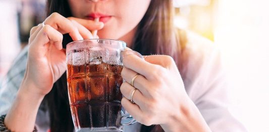 Para a saúde do coração, nem os exercícios compensam o refrigerante que você toma