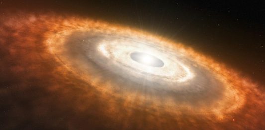 Astrônomos descobrem água no disco de formação de planetas