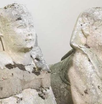 Casal descobre que decoração de quintal era relíquia egípcia