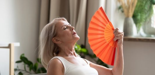 Menopausa: veja quais são os sintomas e como aliviar
