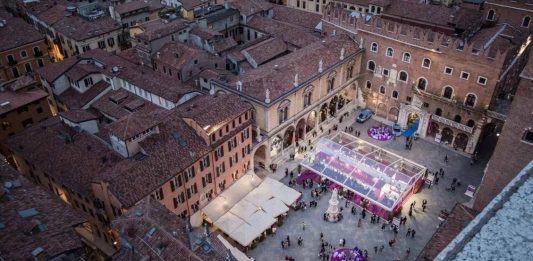 A Piazza dei Signori em Verona, palco do Vinitaly and the City (Foto: divulgação /vinitalyandthecity.com)