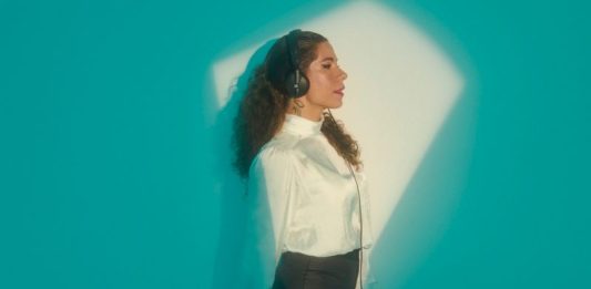 Foto: A DJ Vivi Seixas é uma das atrações