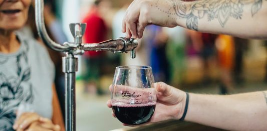 Foto: Programação do Vinho Encando, Tortelaço e Desfile Cultural da 19ª Fenavinho será em maio/Crédito Gabriel Santos