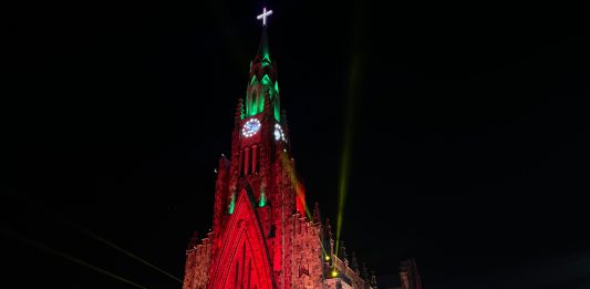Foto: Luminata faz homenagem ao RS
Bianca Carneiro - Pauta Conexão e Conteúdo