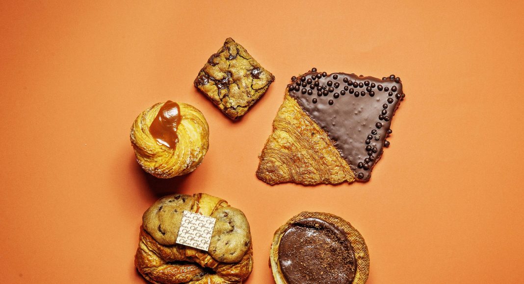 Foto: Partindo do doce quadrado: brookie, flat croissant, supreme croissant, crookie e cruffin - Folhapress