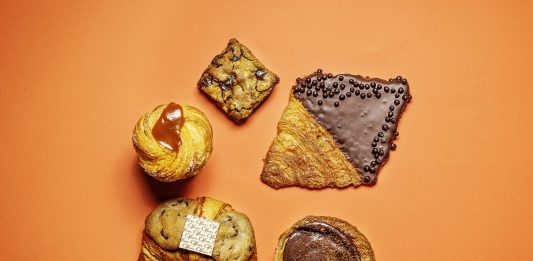 Foto: Partindo do doce quadrado: brookie, flat croissant, supreme croissant, crookie e cruffin - Folhapress