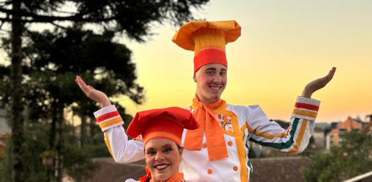 Foto: Personagens do evento Chef Maria Risoto e Chef Canelone/Divulgação