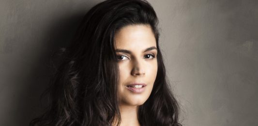 Foto: A atriz e cantora Emanuelle Araújo estará no Júri de Longas-Metragens Brasileiros