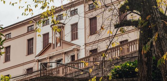 Foto: Fachada Mosteiro Hotel de Charme/Divulgação