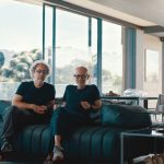 Foto: Irmãos Adriano participam de encontro sobre processos criativos em Bento Gonçalves/Crédito Tangran Content