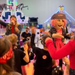 Foto: Divulgação/Legenda: Videoclipe da música da Rosynha foi gravado nos ambientes da BrinqMania, em Lajeado