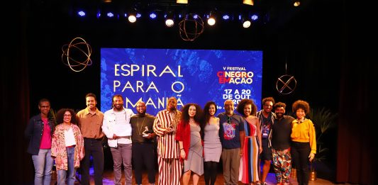 Foto: Premiados, curadores e equipe do Festival Cinema Negro em Ação/Crédito Feijão/Studio Feijão & Lentilha