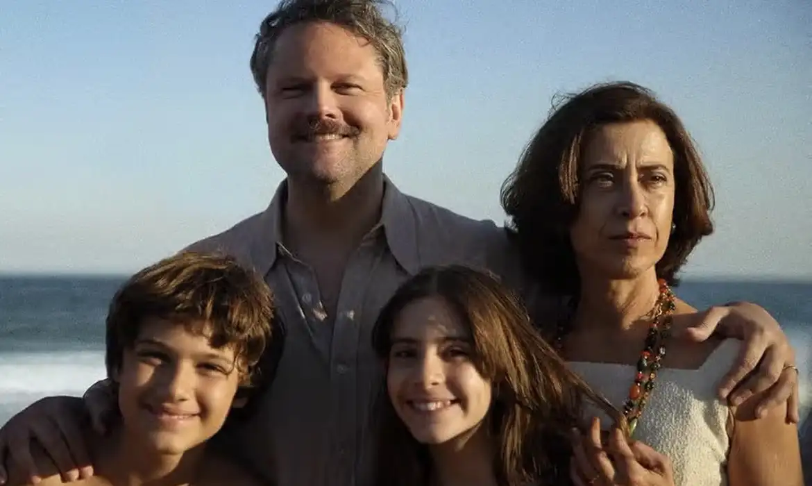 ‘Ainda estou Aqui’ concorre ao Globo de Ouro, com Fernanda Torres indicada a melhor atriz