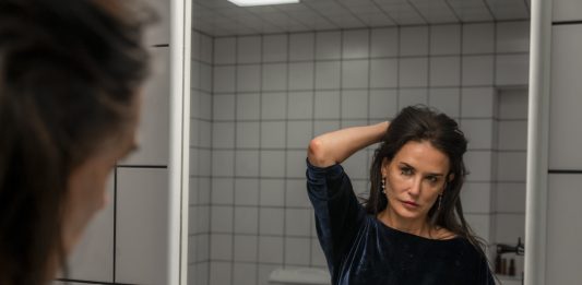 Foto: Demi Moore em A Substância/Divulgação