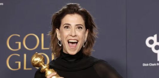 Fernanda Torres ganha Globo de Ouro de melhor atriz de drama — Foto: Mario Anzuoni/Reuters