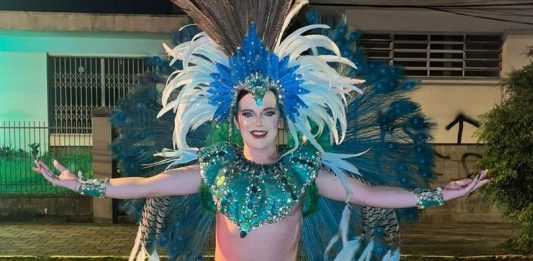 Foto: Yan Scherer no desfile de 2024/Acervo Pessoal