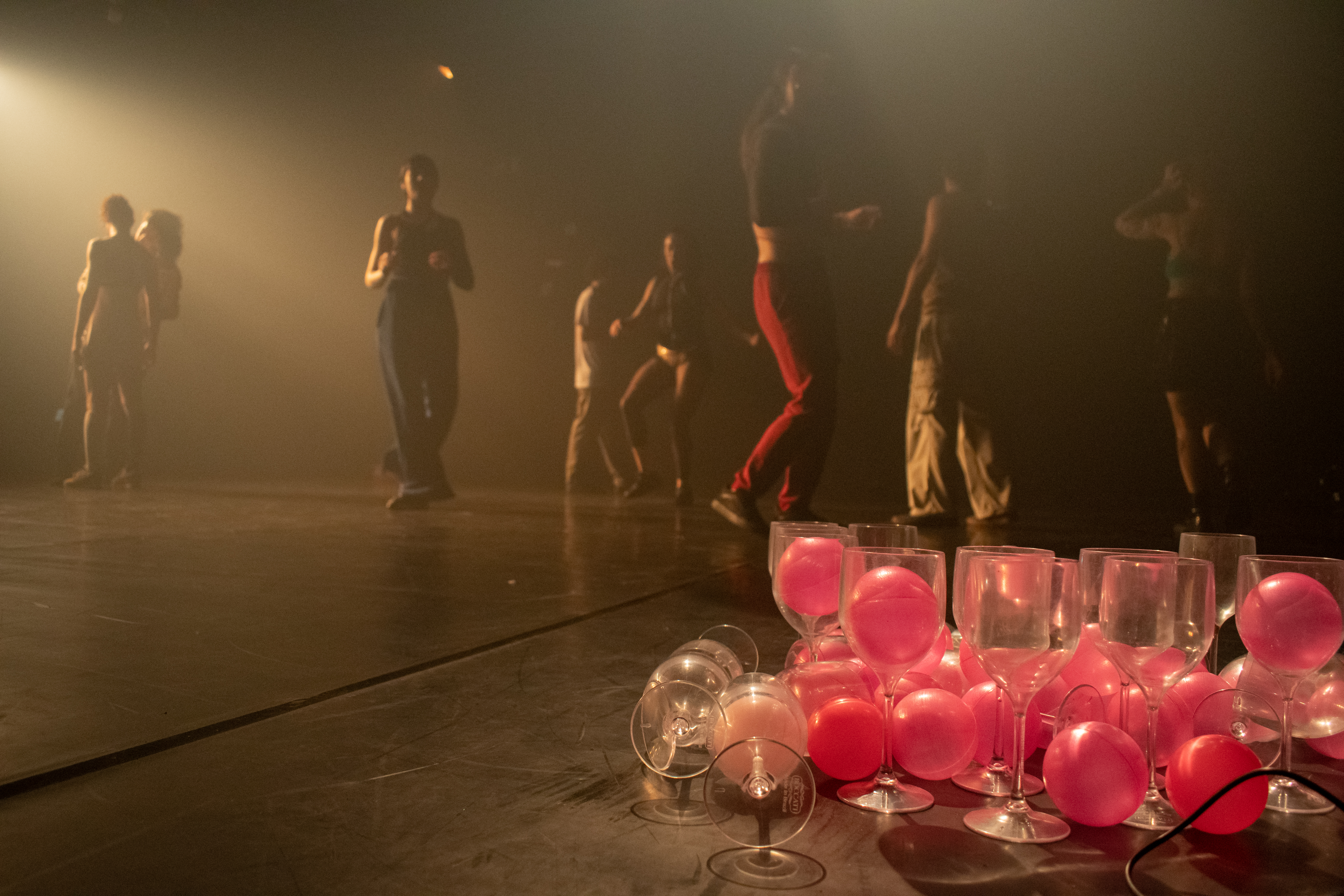Espetáculo ‘Complô’ leva dança e intensidade ao palco do Sesc Caxias do Sul