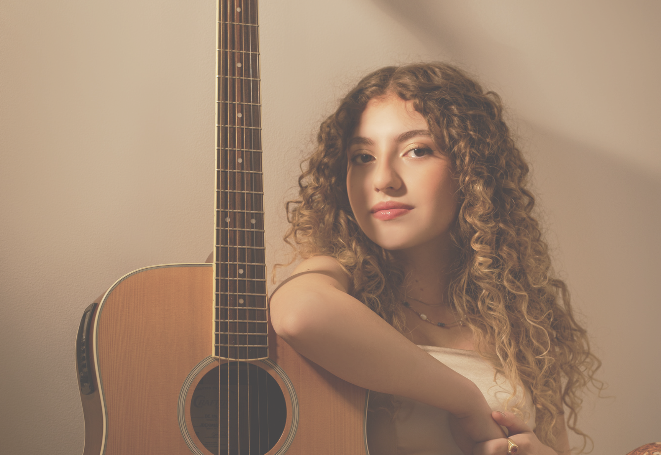 Cantora Natalia Zambelli lança novo single “Setembro”