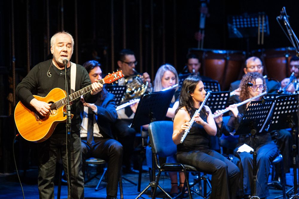 Foto: Nei Lisboa e Orquestra, 40 anos Casa da Cultura /Créditos Samuel Maciel