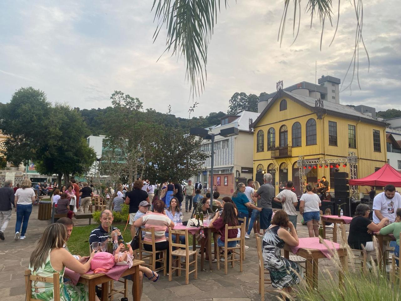 Vila Flores celebra o “Vino in Piazza” com muita cultura, música e enogastronomia