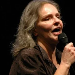 Foto Angela Ro Ro em show no Sesc Pinheiros, em São Paulo, em 2012/Reprodução