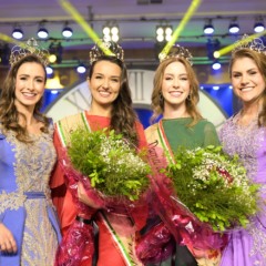 Foto: Alessandra Sipp e Dayane Taís da Silva Fonseca passaram as coroas para Lailla Maysa Teixeira e Bruna Ceratto/Crédito Luiz Chisini