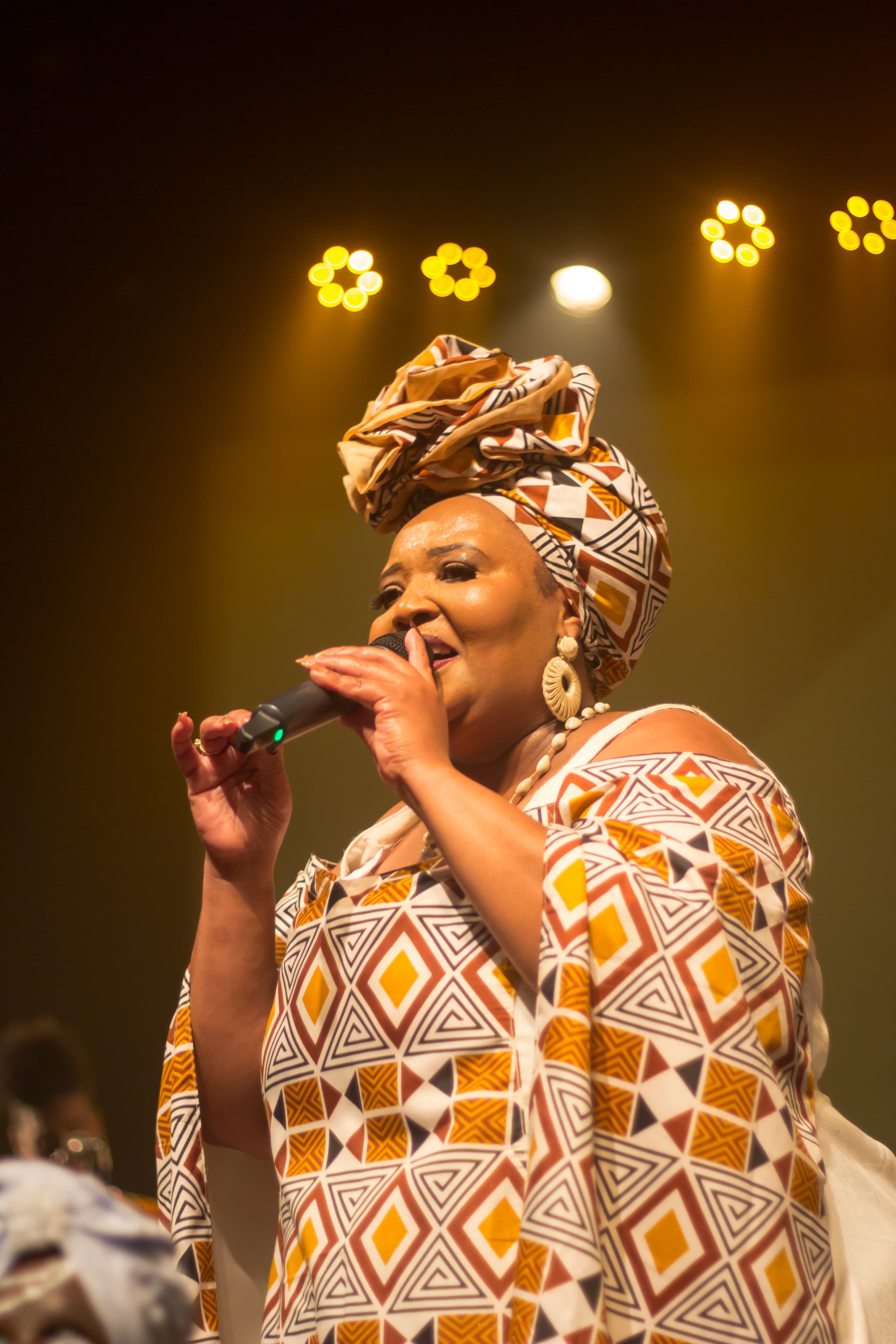 Luciara Batista e Trio apresentam show de samba em Bento Gonçalves