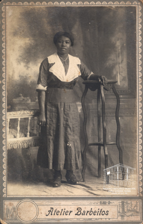 Foto: Retrato de Zezé. Local: Porto Alegre, RS. Data não identificada. Autoria: Barbeitos & Irmão.