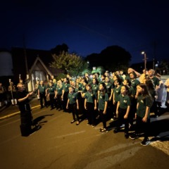Foto:&nbsp;Coro Unimed Serra Ga&uacute;cha e Orquestra Pr&oacute;-m&uacute;sica interpretam cantos lit&uacute;rgicos e cl&aacute;ssicos natalinos durante a Noite Luminosa/Cr&eacute;dito Fernanda Mondadori, Unimed Serra Ga&uacute;cha&nbsp;&nbsp;&nbsp;&nbsp;&nbsp;