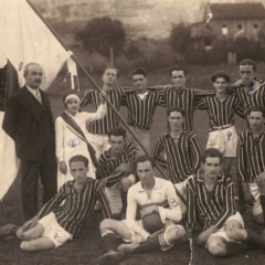 Foto: Time de futebol Libertadores, o primeiro de Galópolis, em registro de 1933/Crédito Acervo de Vera Anice Vial Roso