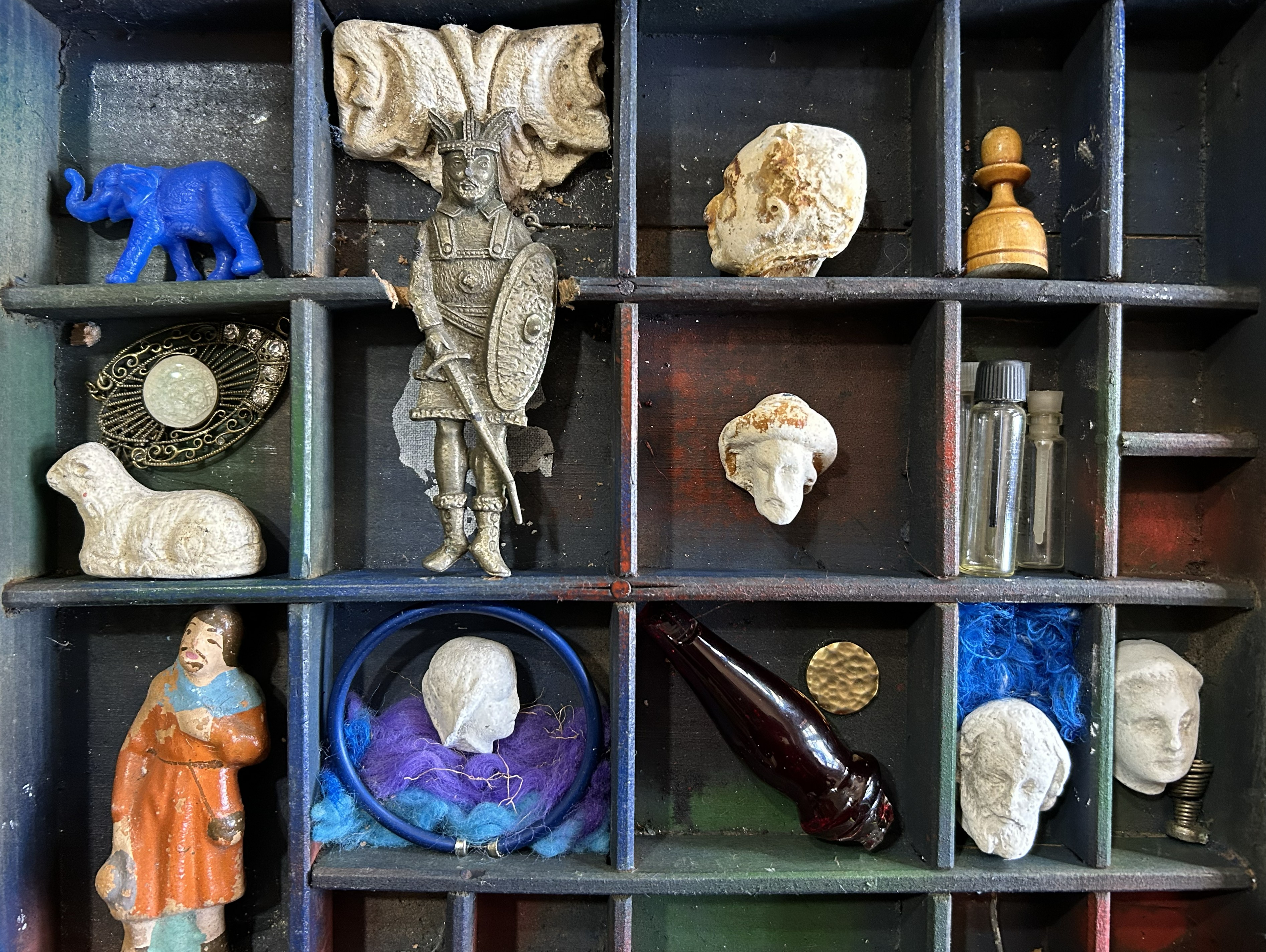 Galeria de Artes de Caxias do Sul abre calendário de 2026 com a exposição ‘Mensagens de Náufragos’